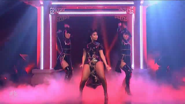 Nicki Minaj Performs "Chun Li" on SNL